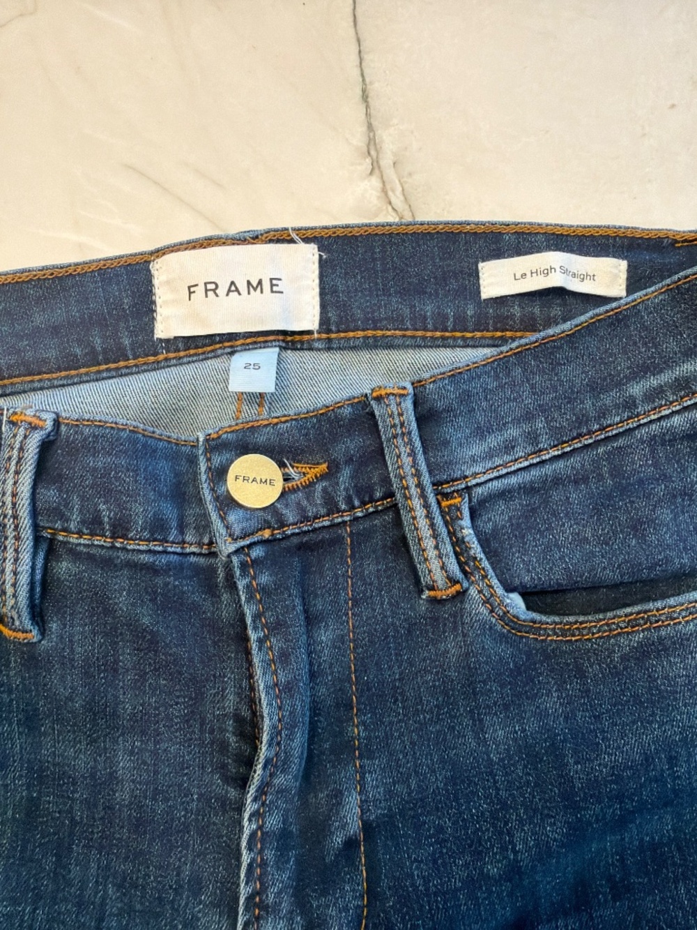 Frame Cropped Jeans - Picture 2 of 3